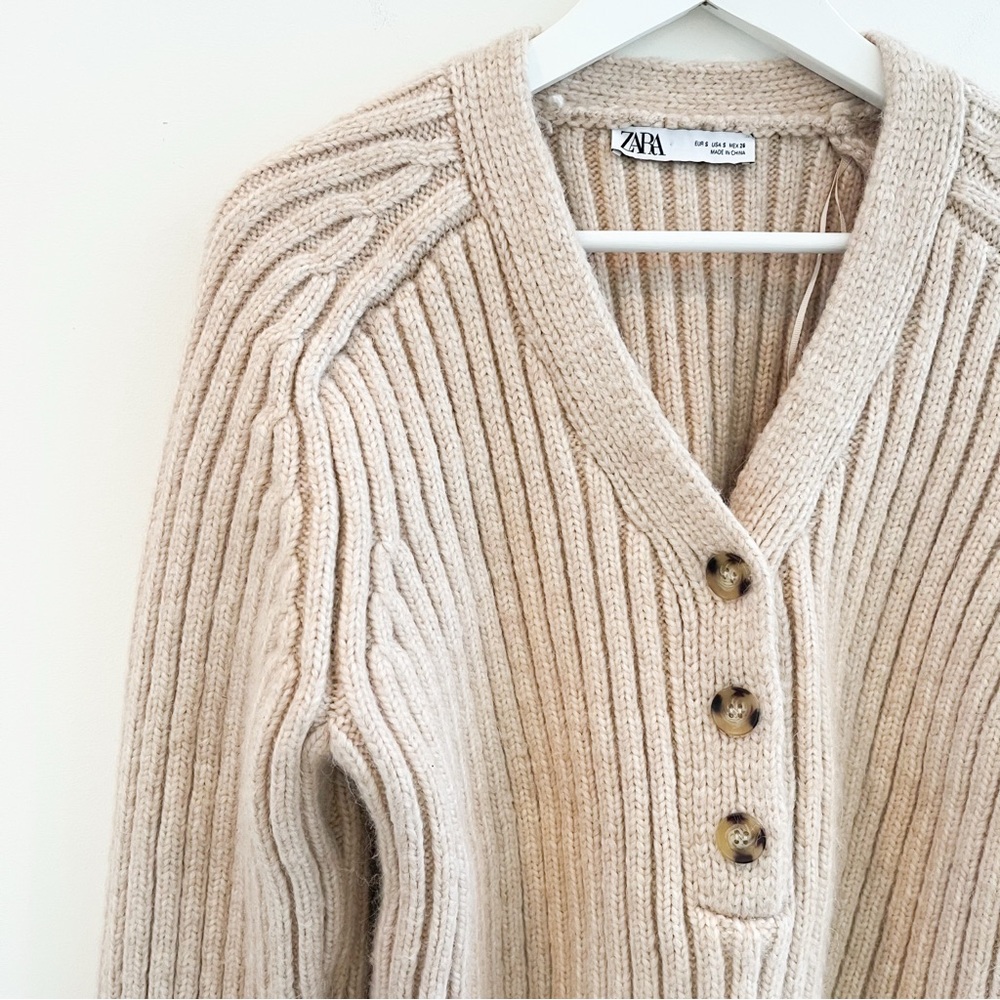 Zara Thick Knit Crop V-Neck Winter Sweater Tan Size Small - Picture 3 of 9